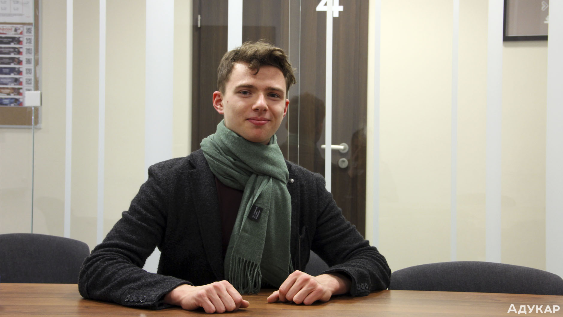 В 2017 году Влад Шепелев сдал ЦТ по русскому языку на … баллов и поступил в БГУ, а через год - в университет Париж-Дофин