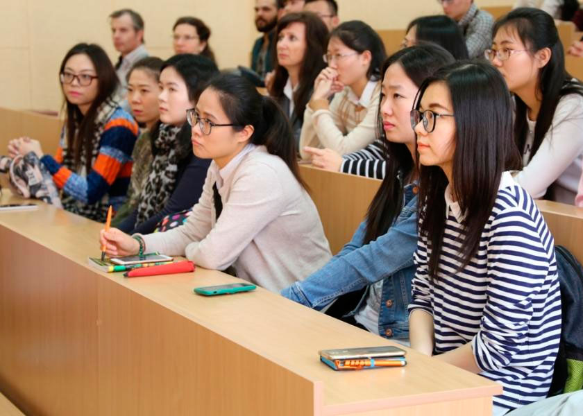 Мастерская по белорусскому языку, экскурсии и Минский полумарафон ожидают студентов и преподавателей из Китая на проекте БГПУ