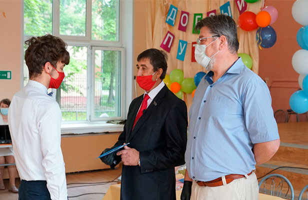 10−11 июня выпускникам белорусских школ вручат аттестаты