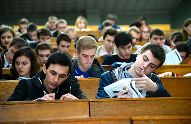 Украинские вузы примут белорусских студентов: документы нужно подать до 15 декабря